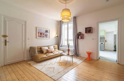 Reims Apartment | Le Seventies - Exceptional 4 rooms & billiards