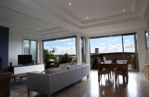 Bundeena House | "Le Soleil" Bundeena