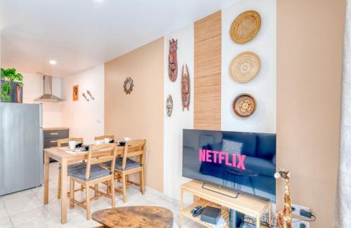 Montluel Apartment | Le Soleil d'Afrique - T3 - Montluel