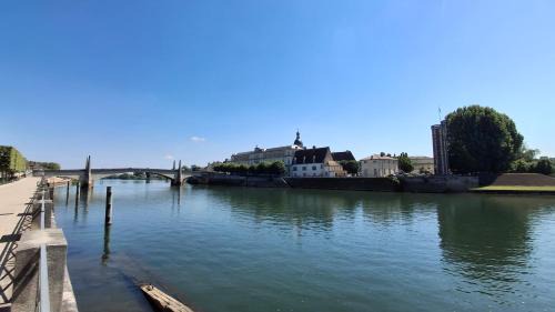 Chalon-sur-Saone Apartment | Le Soleil-Levant centre-ville