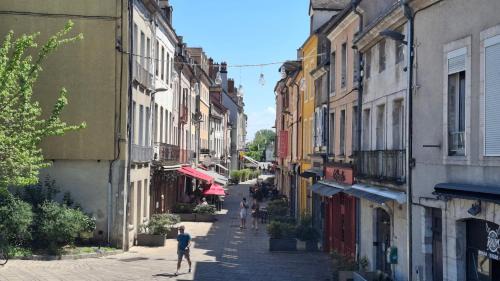 Chalon-sur-Saone Apartment | Le Soleil-Levant centre-ville