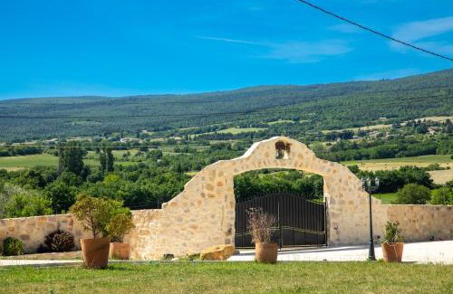 Montlaux Apartment | Le Sommet de la Tour, Vue, Calme et Chevaux