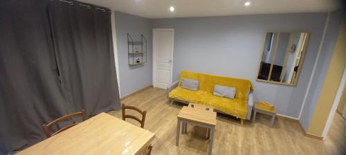 Beauvais Apartment | Le Spacieux, Tendance et sa Vue Panoramique