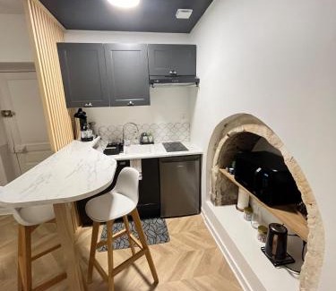 Bourges Apartment | Le Studio Haslay SERAUCOURT en plein cœur de ville de BOURGES - Charme de l ancien et confort contemporain