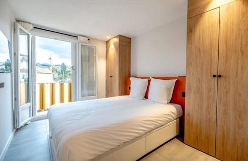 Saint-Tropez Apartment | Le Sublime l View & Terrace l Shellter Rentals