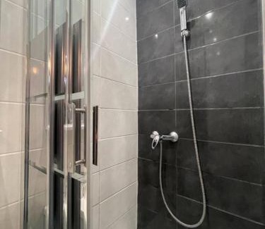 Centre Ville Apartment | Le Tendance - Centre Historique, calme, WIFI, Netflix