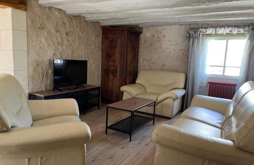 Saint-Julien-de-Chedon House | Le tilleul de St Julien