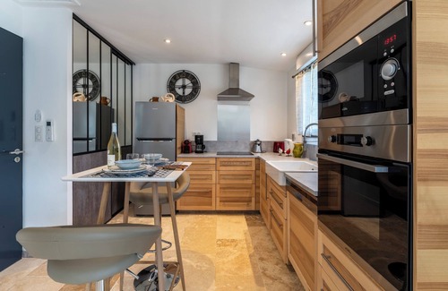 Saint-Paulet-de-Caisson House | Le Titibu: charming air-conditioned cottage with Spa, Garden, Netflix TV, BBQ, for 2 people