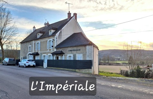 Sermizelles House | Le Trèfle de l'Impériale (les Gites de l'Impériale) House, garden & terrace