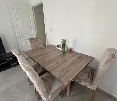 Chanot - Stade Velodrome Apartment | Le Vélodrome - la suite avec Clim et parking