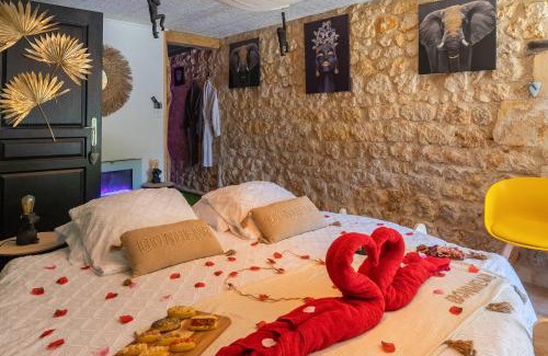 Saint-Genis-de-Saintonge Apartment | Le Vésuve avec jaccuzi