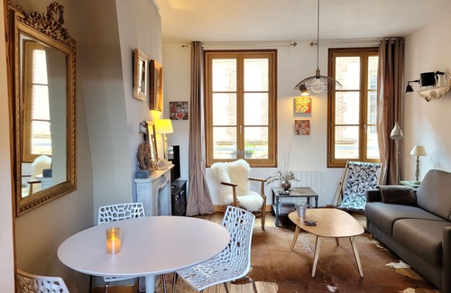 Honfleur Apartment | LE VALENTIN - Private Parking 500m - Historic heart of Honfleur - La Clé de Honfleur