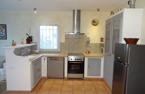 Rognes House | LE VEOU, Gîte with swimming pool