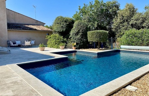 Rognes House | LE VEOU, Gîte with swimming pool
