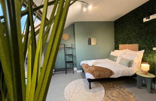 Evreux Apartment | Le Verdélite - Studio design & végétal proche gare et centre historique