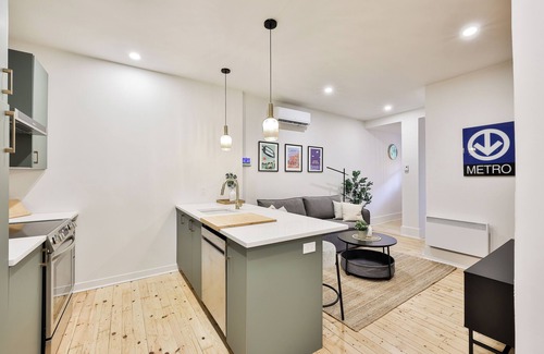 Maisonneuve Apartment | Le Vert Sauge | King Bed | AC | Terrace | Subway