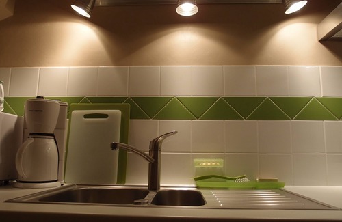 Le Vesinet House | Le VESINET- Paris 2 steps away- LITTLE ARTIST'S HOUSE-ATELIER, charm and greenery.