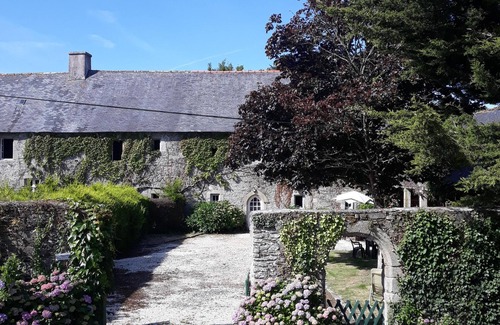 Tredarzec Cottage | Le Vieux Manoir de KERHIR, charm and old stones in the heart of TREGOR