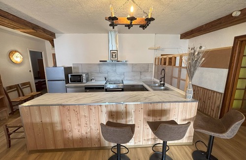 Abries Apartment | Le Villard; "Adrech" apartment in the heart of the Queyras (170m² in Abriès)