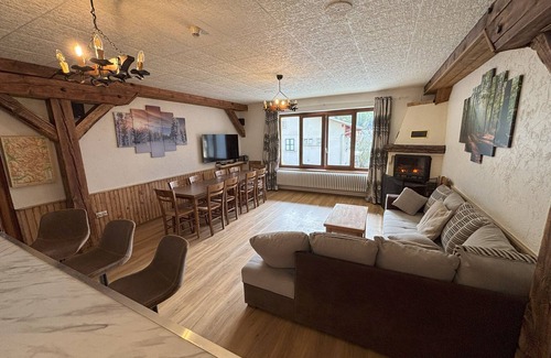 Abries Apartment | Le Villard; "Adrech" apartment in the heart of the Queyras (170m² in Abriès)