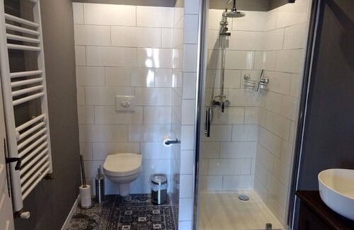 Melay House | Le Voilà - Bistrot & Chambres d'hôtes