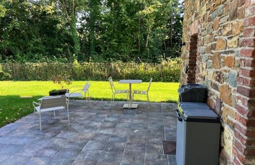 Walk Apartment | Le Walk'Cottage, 1 bedroom cottage with hot tub