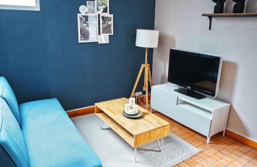 Laval Apartment | LE WOODY - 700m Gare - Wifi