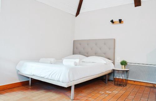 Laval Apartment | LE WOODY - 700m Gare - Wifi