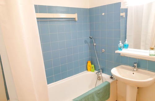 Charpennes - Charmettes Apartment | Le Zola, T2 Calme à la Limite de Lyon