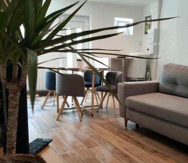 Saultain House | Le125