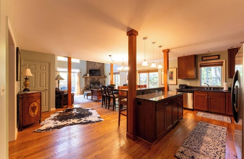 Chestnut Springs House | Leaf Peep at Serenity Summit - Your Family Retreat!