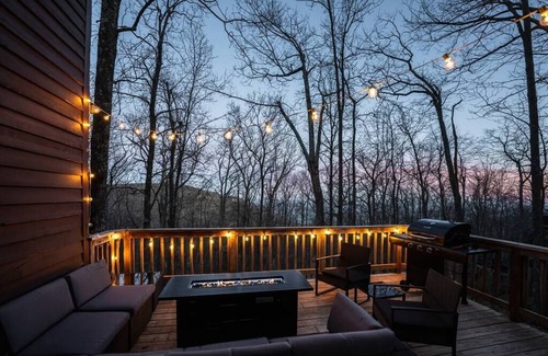 Wintergreen Cabin | Leaf-Peeping at Oak Ledge! Trails+Tastings+Peace