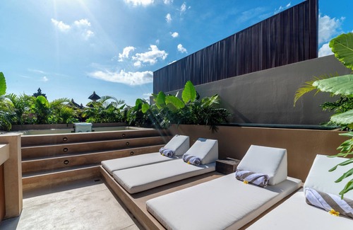 Banjar Semer Villa | Leaf Villas Berawa - 4 Bedrooms with Jaccuzi