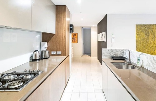 Camperdown House | Leafy Inner City Apartment - Camperdown