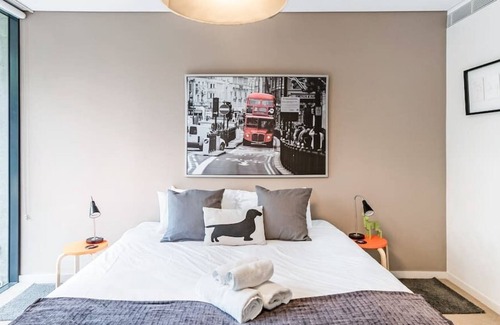 Camperdown House | Leafy Inner City Apartment - Camperdown