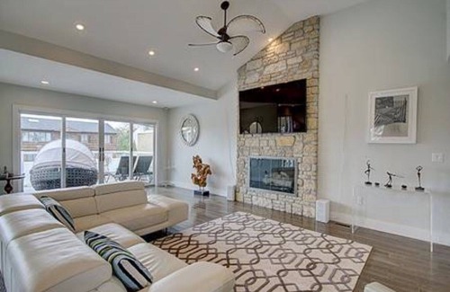 Lido Beach House | Leamington Oasis