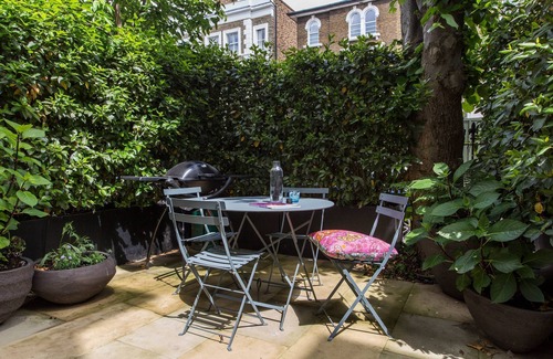Notting Hill Apartment | Leamington Road Villas II by onefinestay
