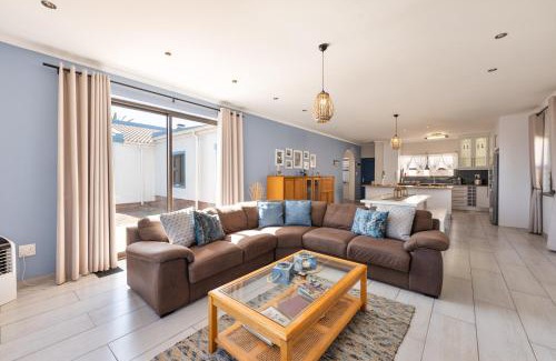 Vineta House | Leander's Cottage