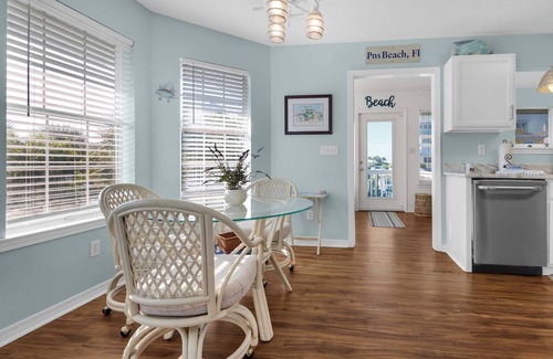 Lafitte Cove House | Leaning Palms🌴3BR Canal-Front Home | 350 Yards to Beach | Private Boat Slip