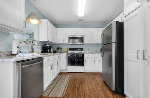Lafitte Cove House | Leaning Palms🌴3BR Canal-Front Home | 350 Yards to Beach | Private Boat Slip