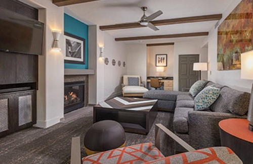 South Scottsdale Resort | Leave your worries at the door!