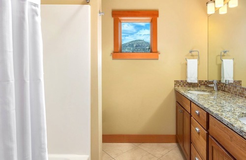 Chelan Resort | Leave your worries at the door!
