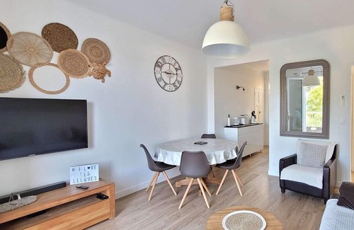Les Lecques Apartment | LECQUES- St Cyr/Mer- BEACH FLAT ON FOOT-CLIM-WI-FI