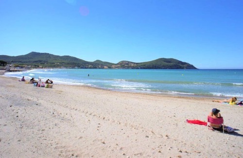 Les Lecques Apartment | LECQUES- St Cyr/Mer- BEACH FLAT ON FOOT-CLIM-WI-FI