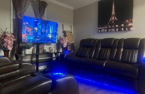 Northside House | LED Lighting Reclining Sofas Cozy 3 Bedroom Home