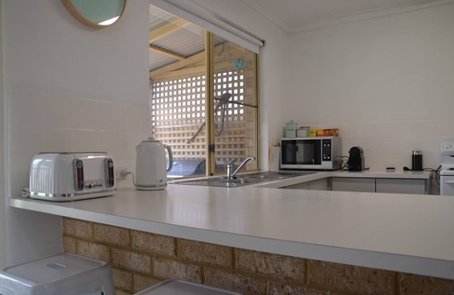 Ledge Point House | Ledge Point Family Villas - Walking distance to ocean