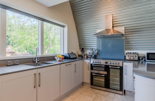 Chipping Campden House | Ledge View - sleeps 6 guests in 3 bedrooms
