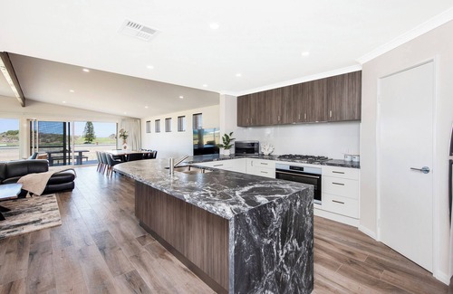 Ledge Point House | Ledge Views - Luxurious Coastal Home