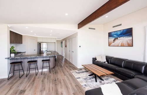 Ledge Point House | Ledge Views - Luxurious Coastal Home
