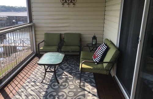 Osage Beach Condo | Ledges Complex - Lake front With Slip Included - Beach and 2 Pools